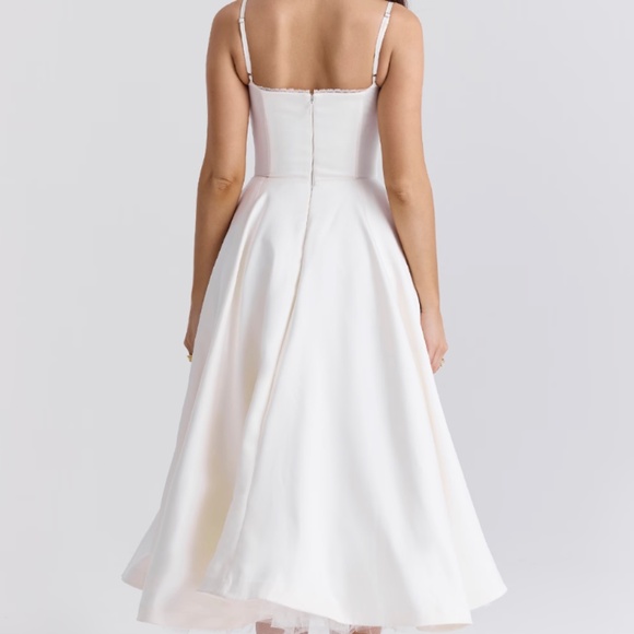 HOUSE OF CB 'Mademoiselle' White Tulle Dress Size M REG CUP - Picture 3 of 7